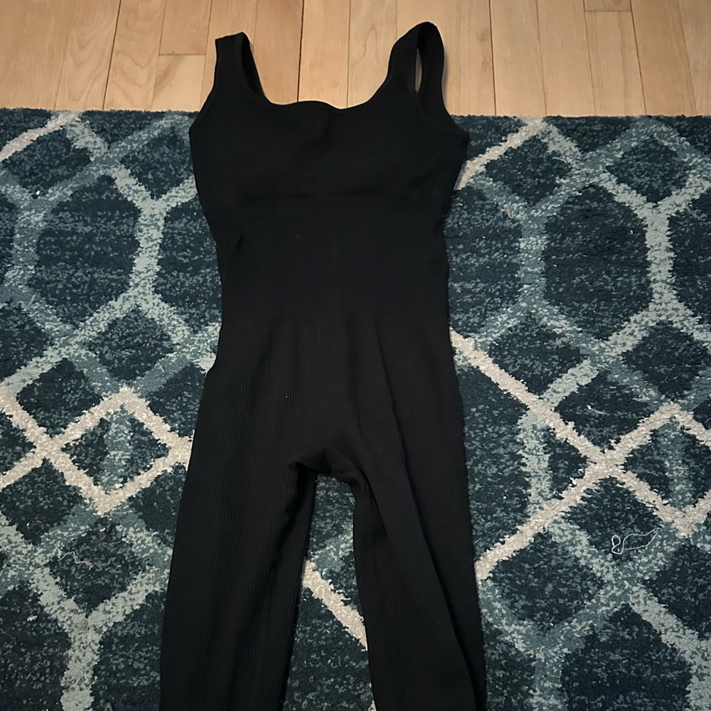Black shaping onesie 🙈